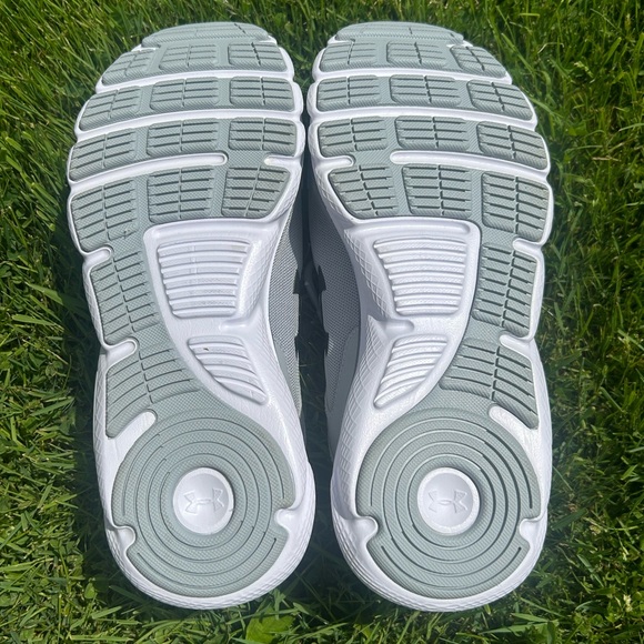 Men’s Under Armour Charged Assert 9.5 Wide (4E) Running Shoes NWOT - Picture 5 of 6